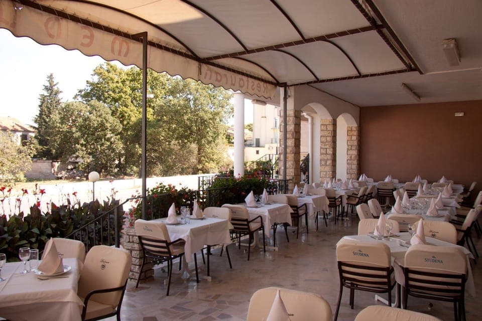 HOTEL MEDUZA Hotel in Biograd na Moru