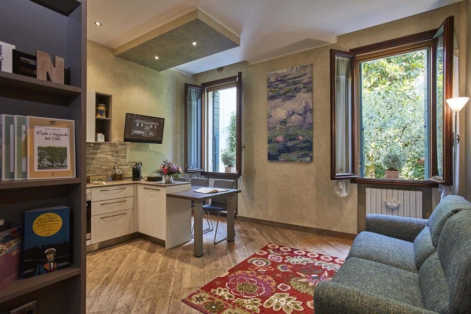 Seating area, Dining area