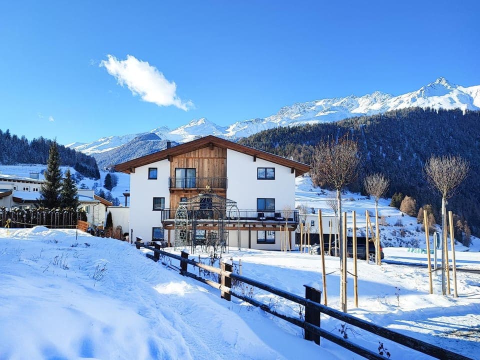 Property building, View (from property/room)