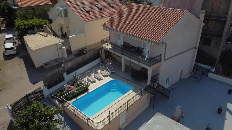 Property building, Swimming pool