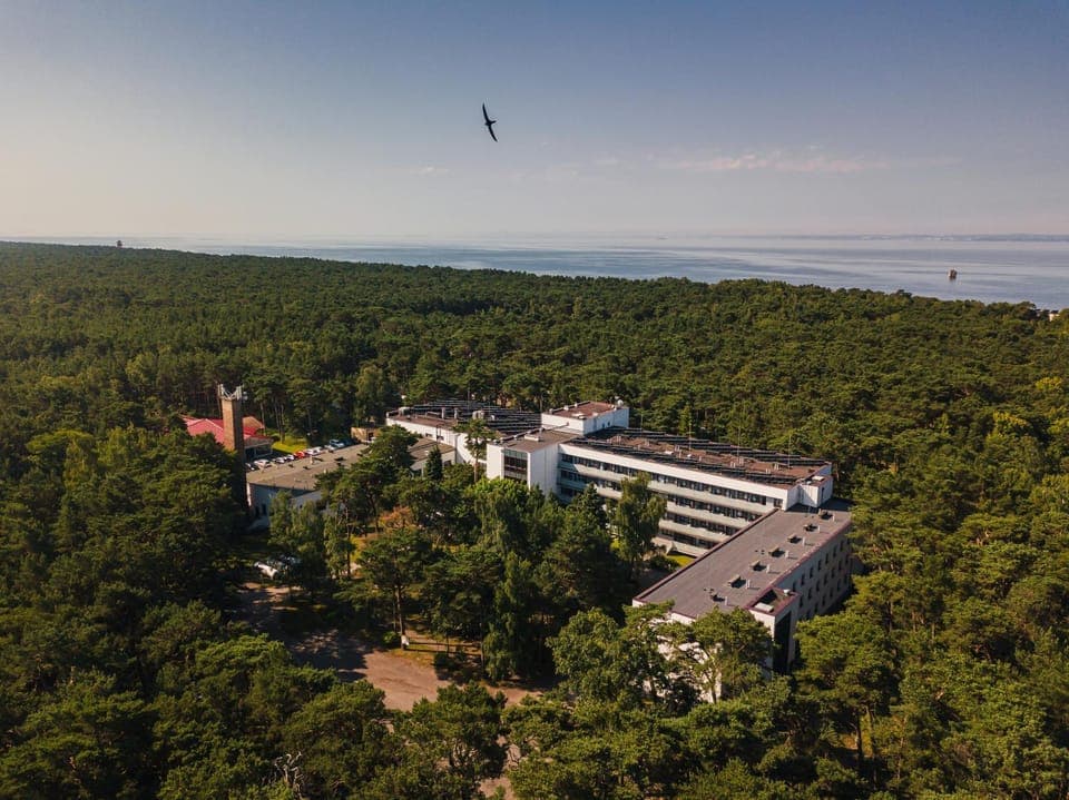 Property building, Nearby landmark, Day, Natural landscape, Bird's eye view, Sea view