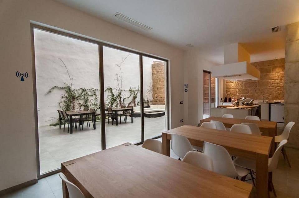 Communal lounge/ TV room, Communal kitchen