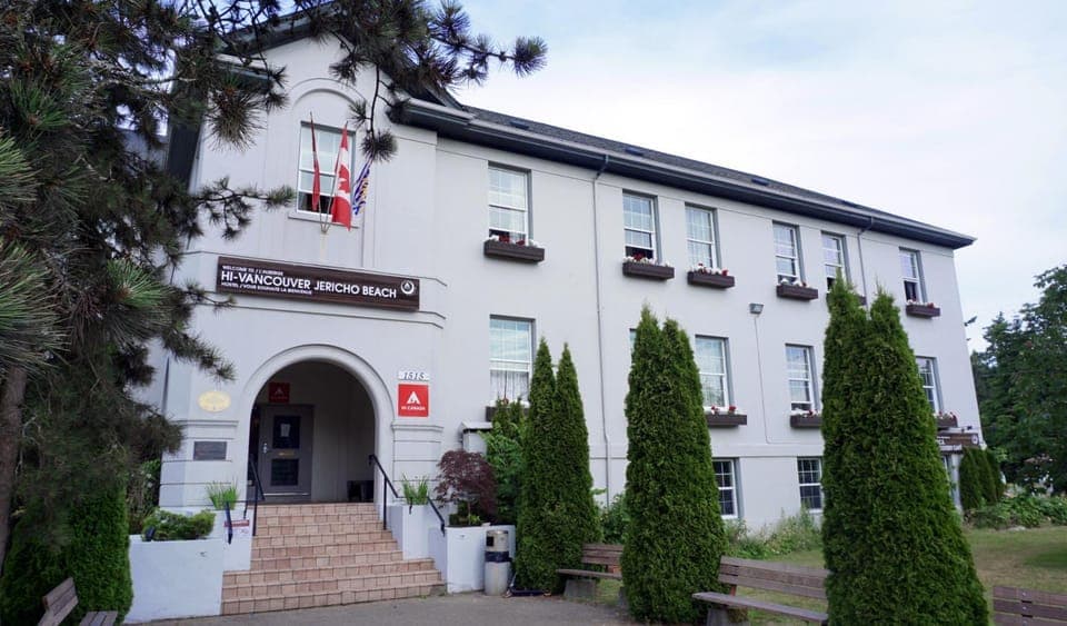 Property building, Facade/entrance, Property logo or sign