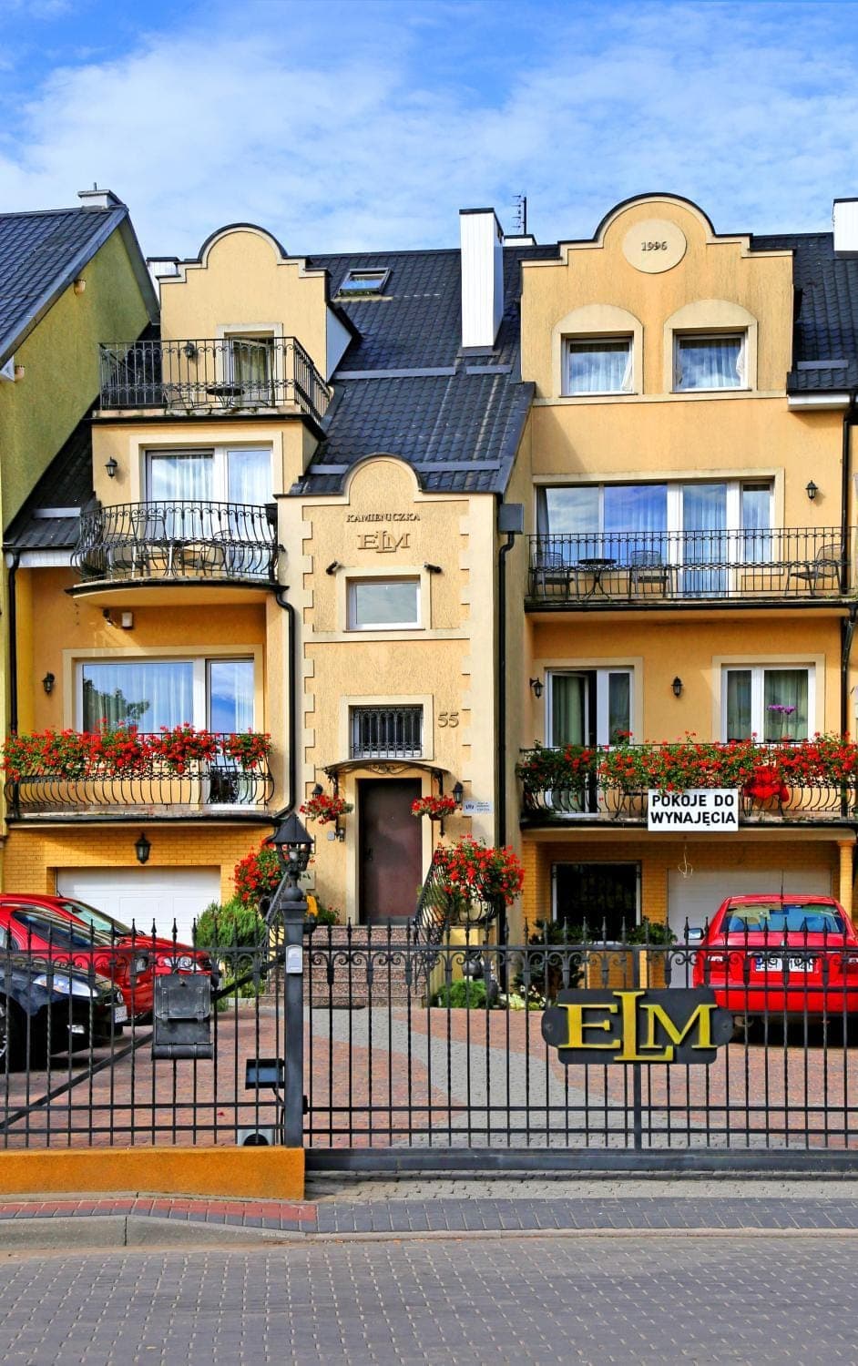 Property building, Facade/entrance, Property logo or sign, Parking