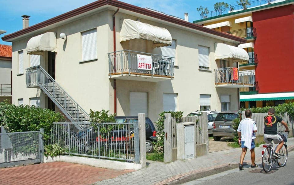 Property building, Facade/entrance