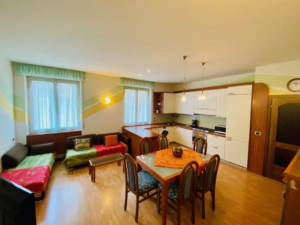 Kitchen or kitchenette, Living room, stove