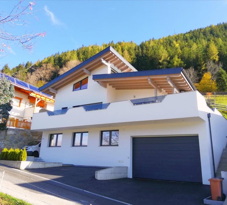 Property building, Facade/entrance