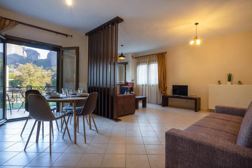 Living room, Seating area, Dining area