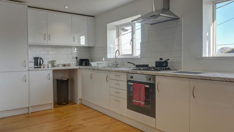 Kitchen or kitchenette, kitchen, kitchen