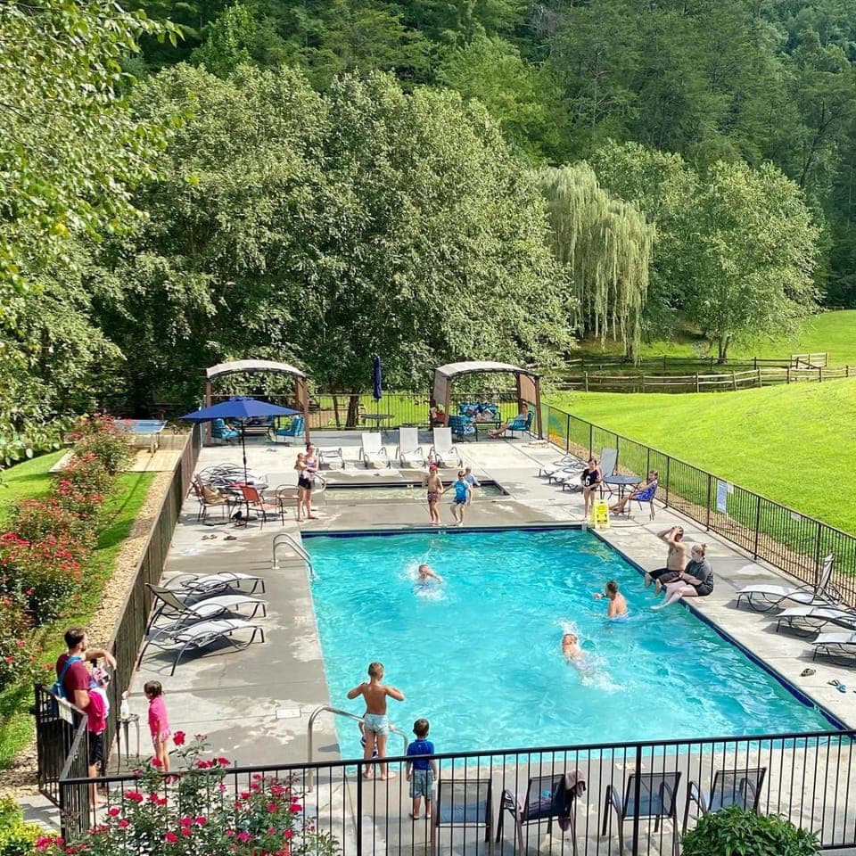 Smoky Top Chalet in Pigeon Forge