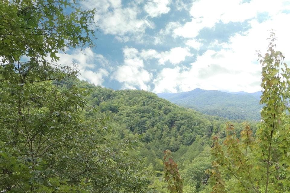 Smoky Mountain Majesty Chalet in Pigeon Forge