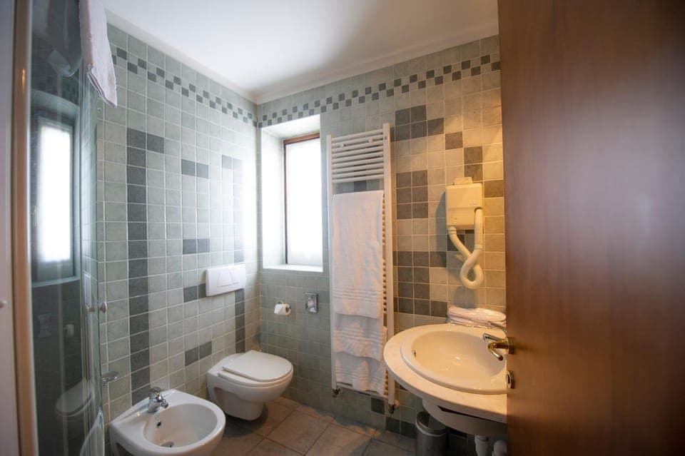 Shower, Toilet, Bathroom, Bathroom, Decorative detail