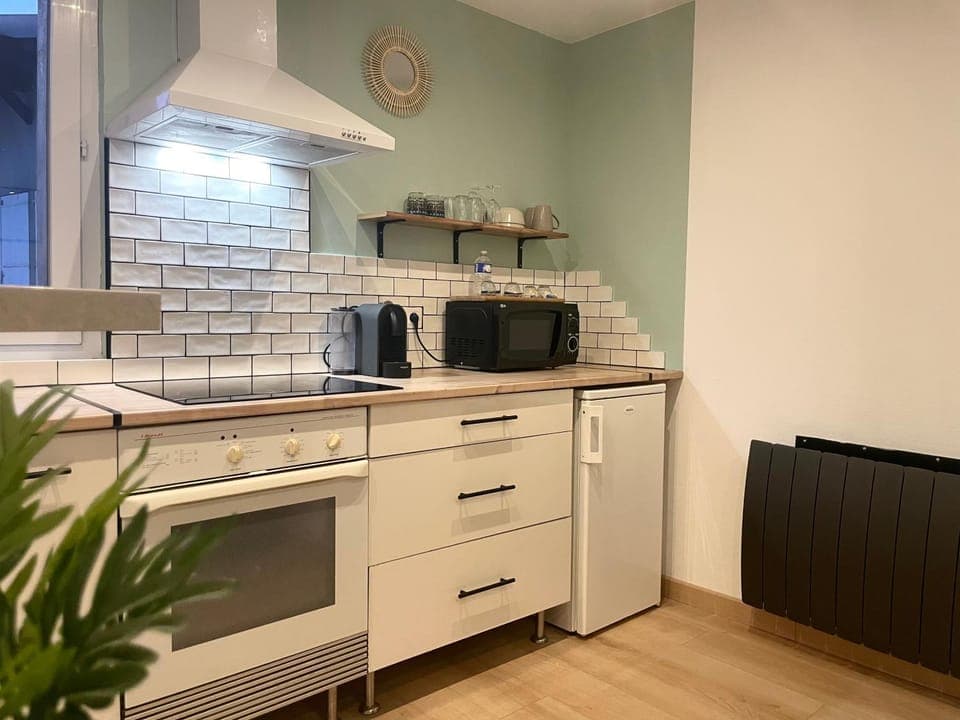 Coffee/tea facilities, Kitchen or kitchenette, pet friendly, stove