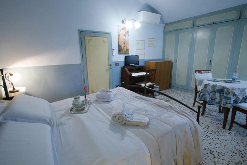 Bed, Photo of the whole room, Bedroom, towels, wardrobe