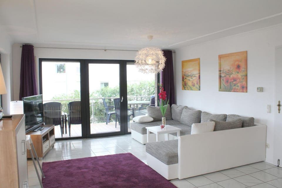 TV and multimedia, Balcony/Terrace, Living room, Garden view, Lake view