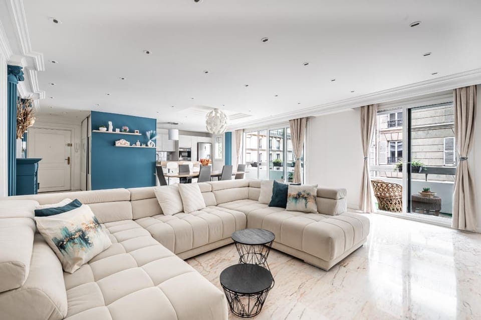 Living room, Seating area