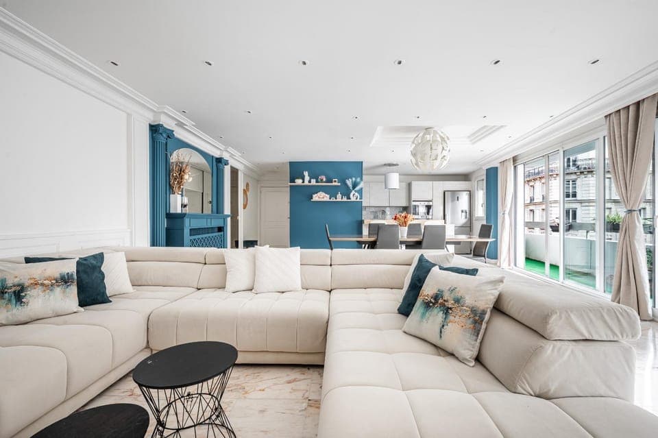 Living room, Seating area