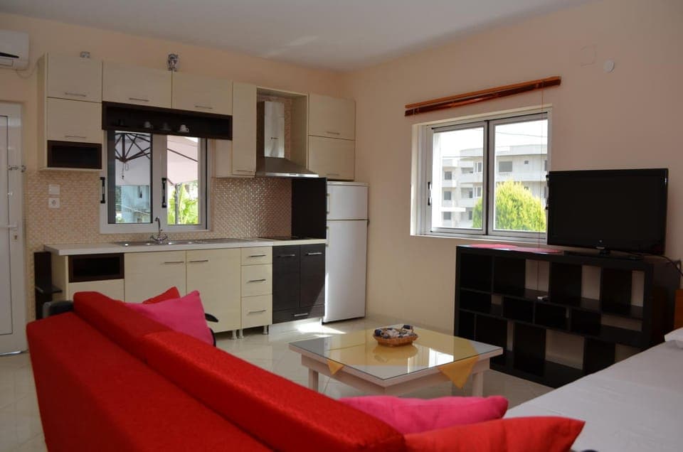 Kitchen or kitchenette, Living room