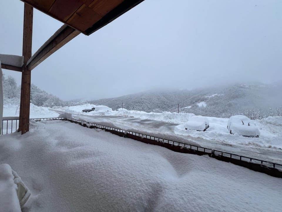 Winter, Balcony/Terrace, Mountain view