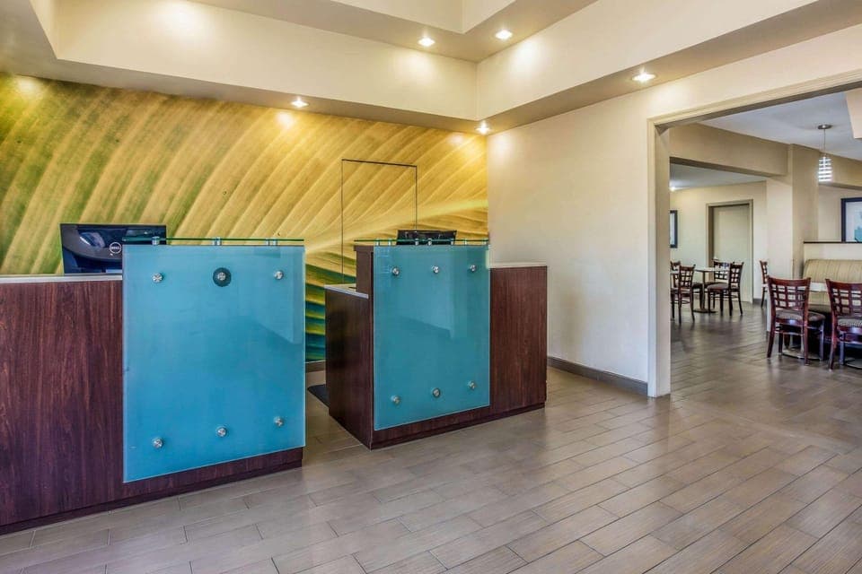 Lobby or reception, On site