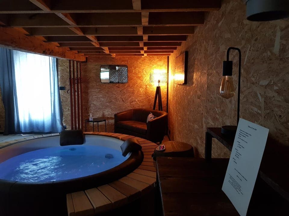 Hot Tub, Sauna, Steam room, Spa and wellness centre/facilities