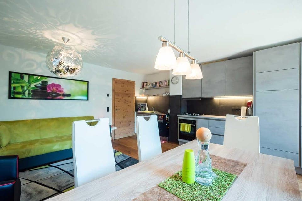 Kitchen or kitchenette, Communal kitchen, Internal: Not applicable to any particular room