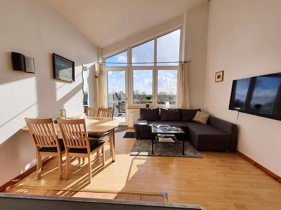 Living room, Seating area, Dining area