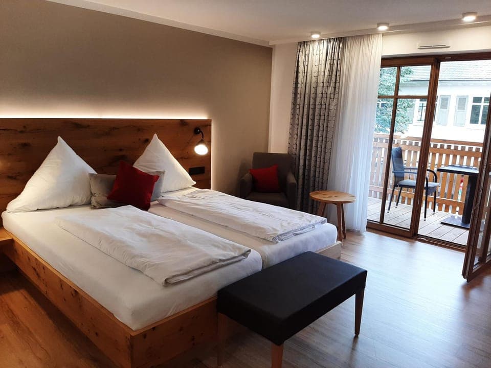 Bed, Photo of the whole room