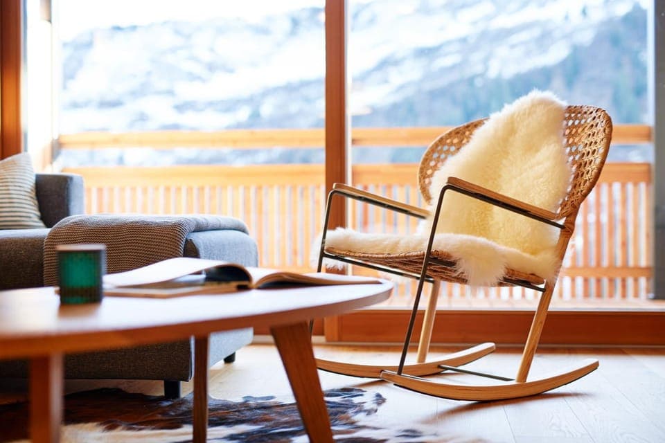 Living room, Decorative detail, Mountain view