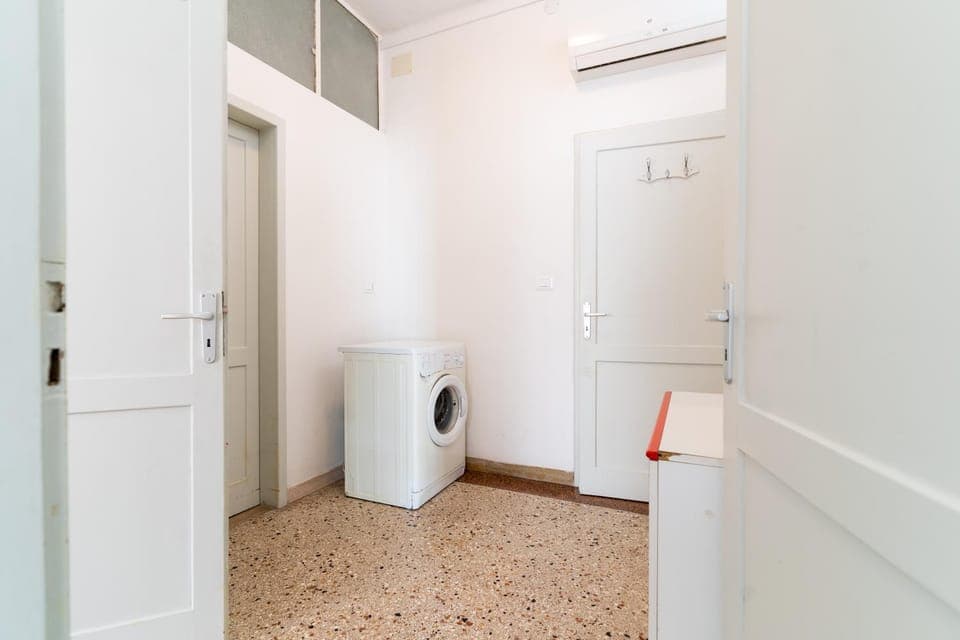 Decorative detail, washing machine