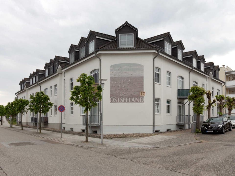 Property building, Facade/entrance