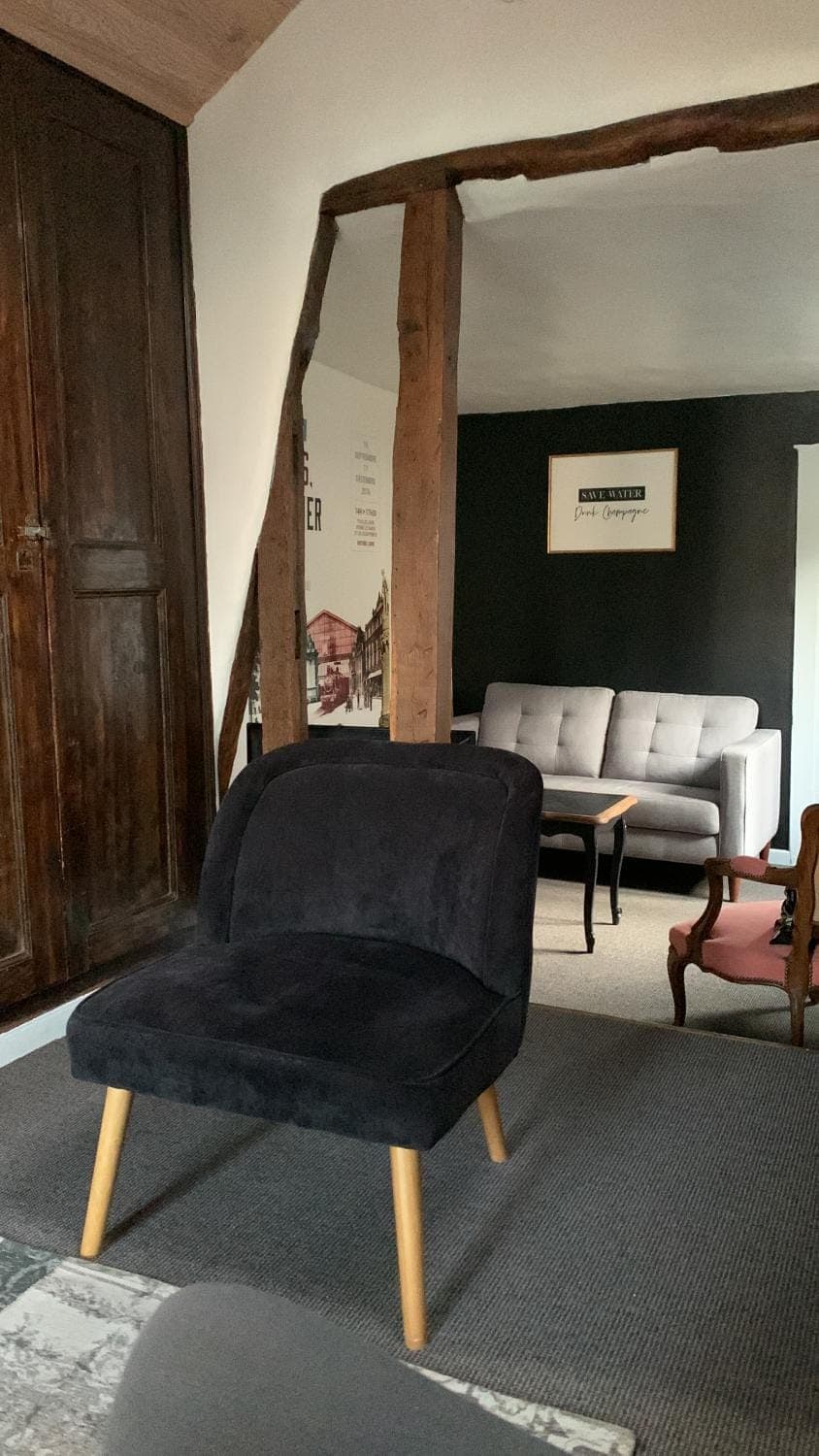 Living room, Seating area