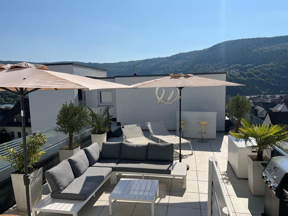 View (from property/room), Balcony/Terrace, Lounge or bar, Mountain view