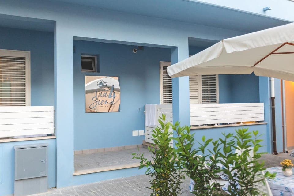 Facade/entrance, Property logo or sign