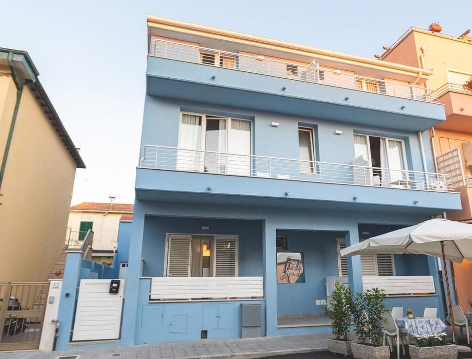 Property building, Facade/entrance