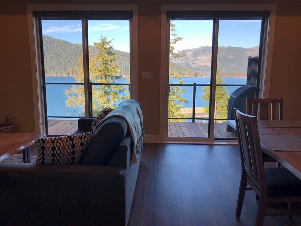 Living room, Seating area, Mountain view