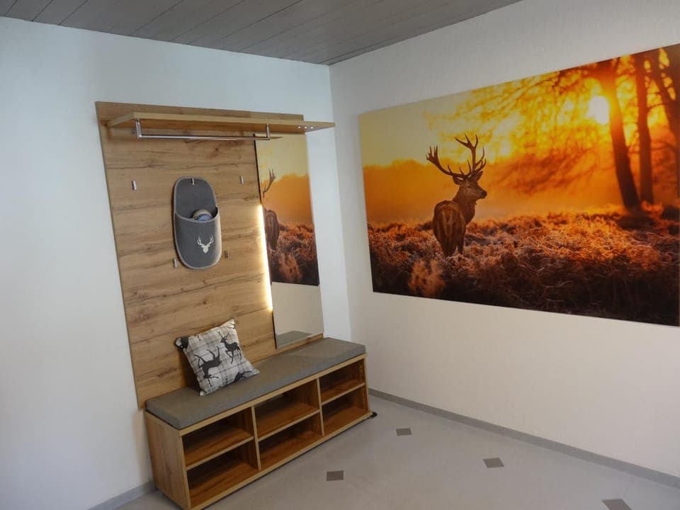 Photo of the whole room, Decorative detail