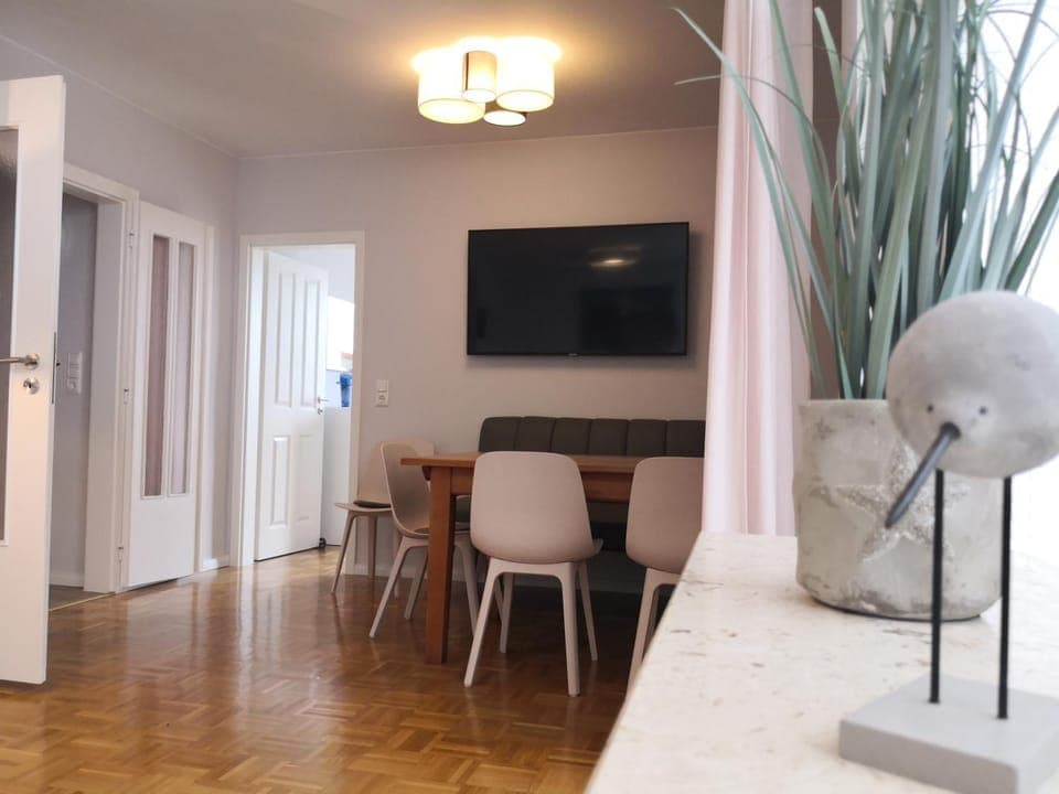 Communal lounge/ TV room, Living room, Seating area, Dining area