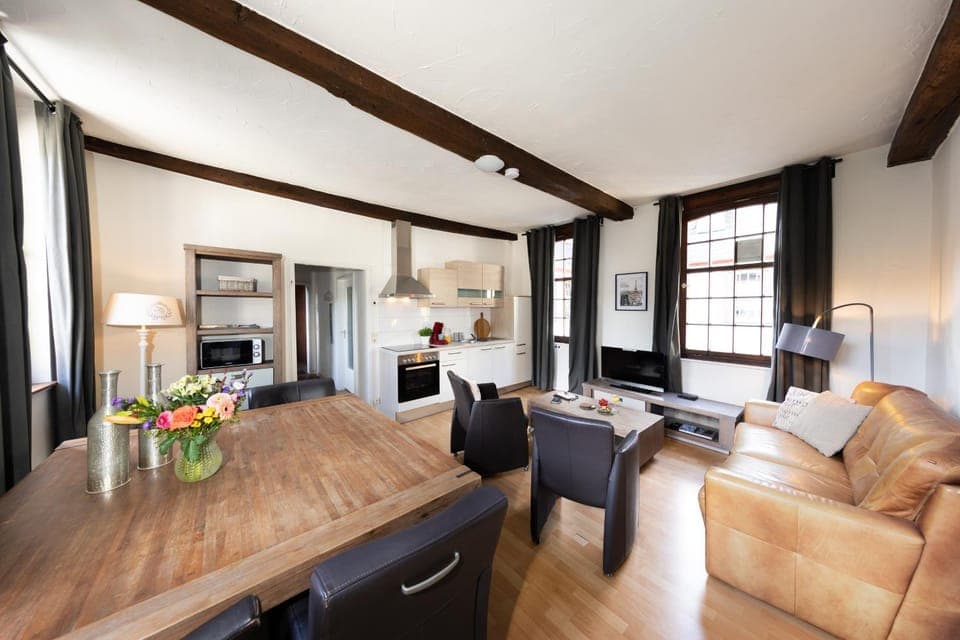 Kitchen or kitchenette, Living room, Photo of the whole room, Seating area, kitchen