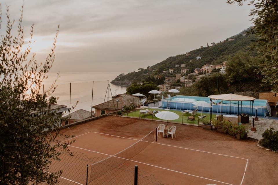 Tennis court, Swimming pool