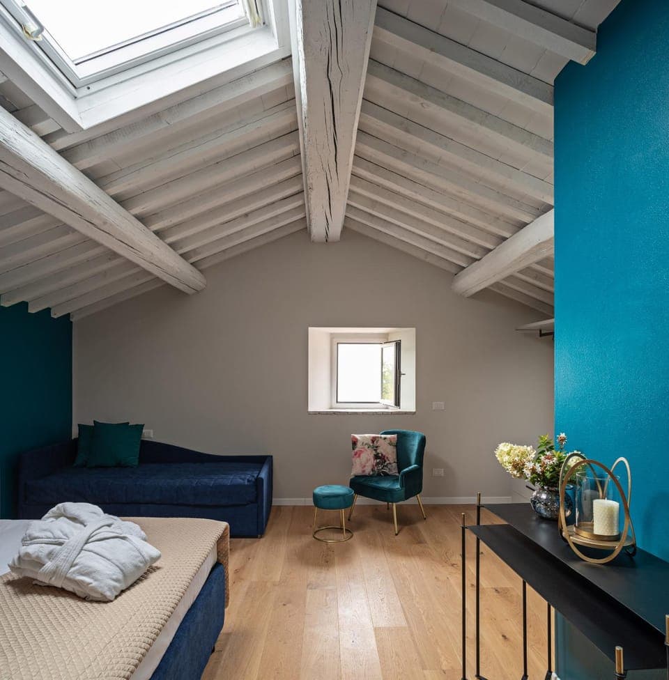 Bed, Photo of the whole room, Decorative detail, Bedroom