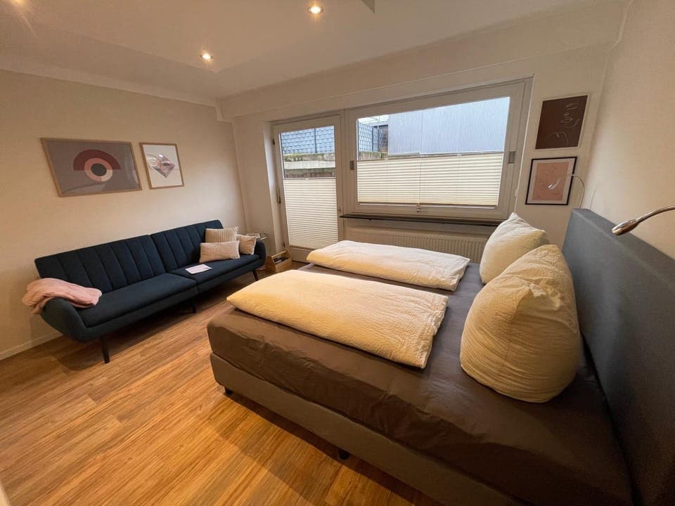 Bed, Living room, Photo of the whole room, Bedroom