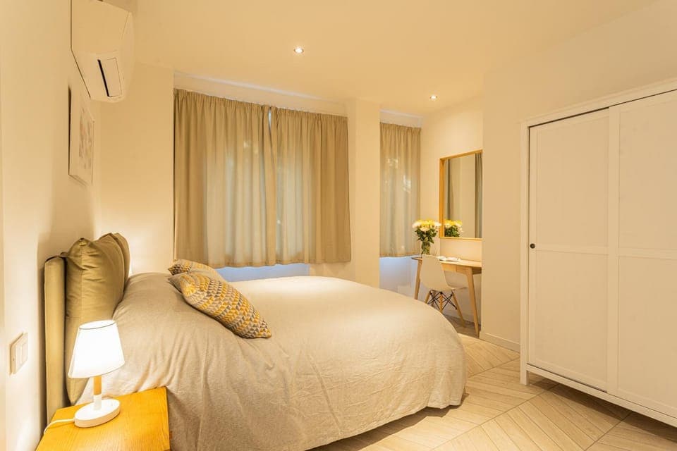 Bed, Photo of the whole room, Bedroom, wardrobe, air conditioner