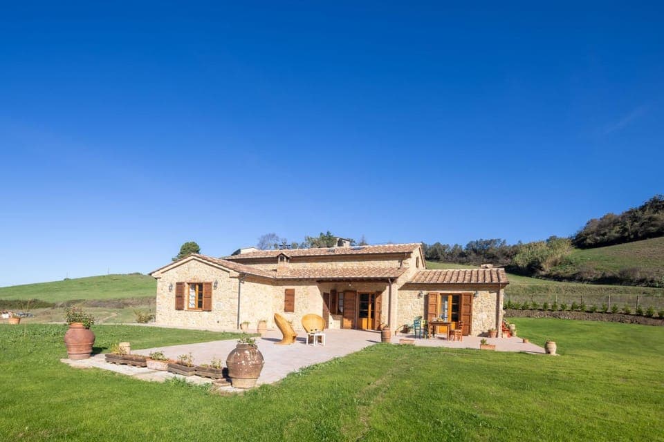 Property building, Facade/entrance, Natural landscape, Garden