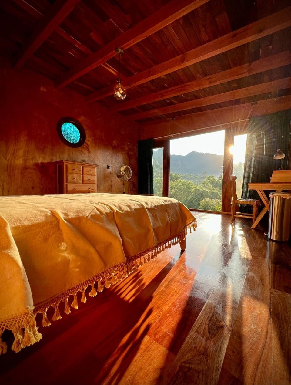 Bed, Photo of the whole room, Mountain view, Sunrise
