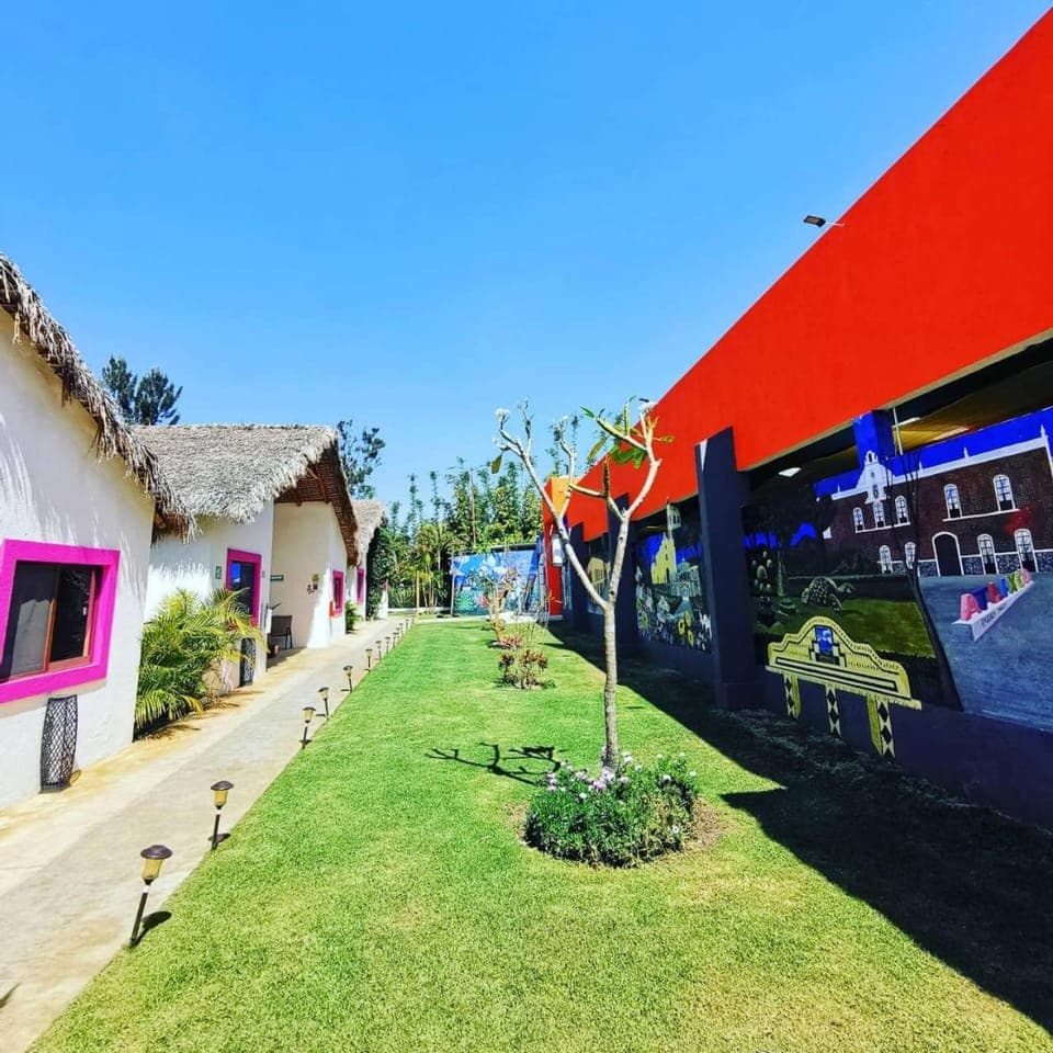 Property building, Day, Natural landscape, Garden, Garden view