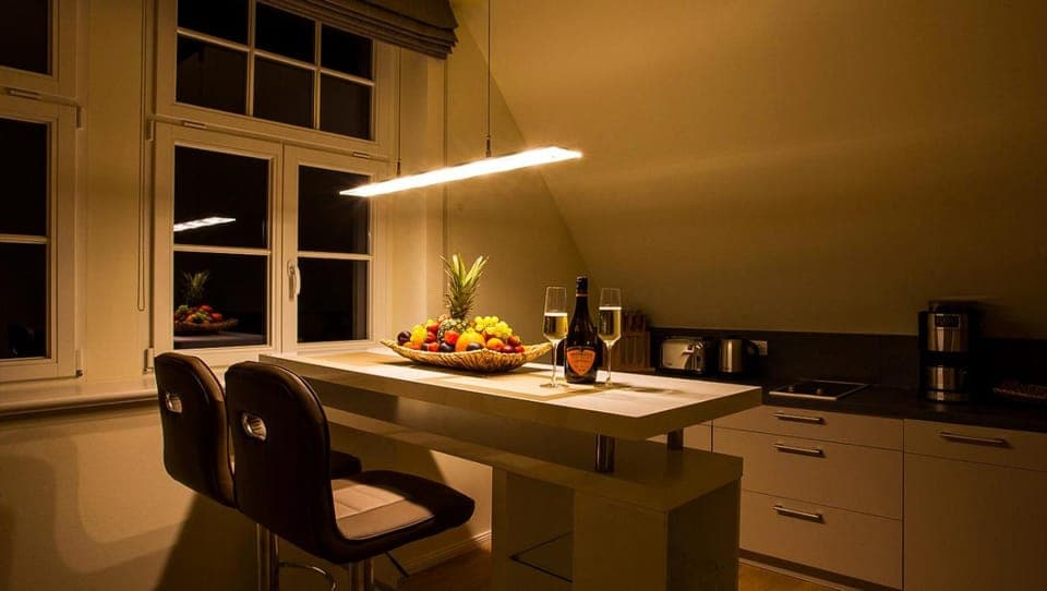 Coffee/tea facilities, Kitchen or kitchenette, Seating area, Dining area, kitchen