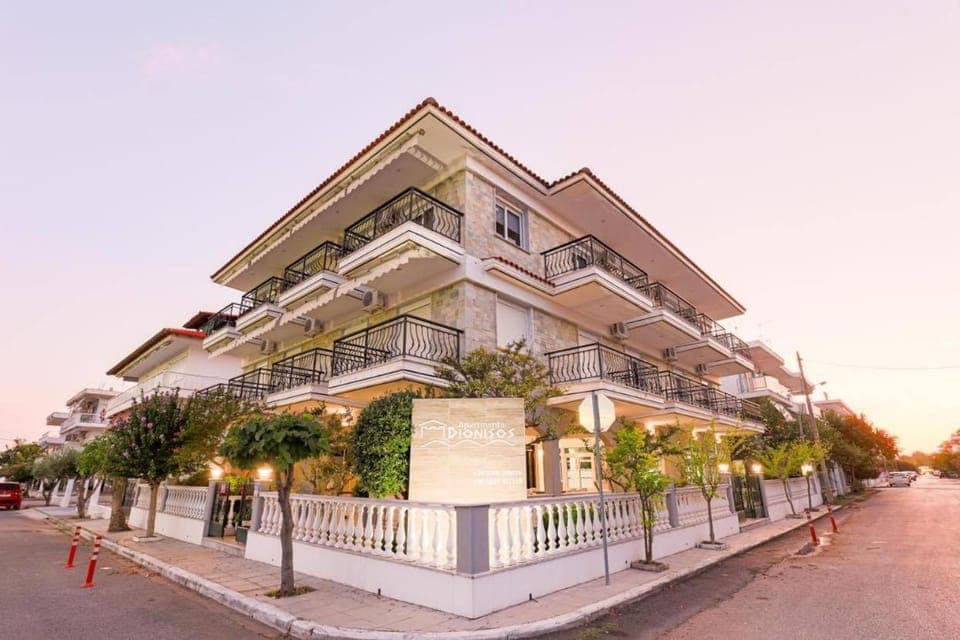 Property building, Street view, Location