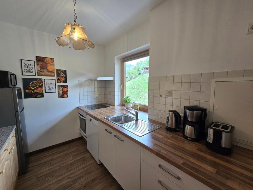 Kitchen or kitchenette, dishwasher, microwave, kitchen