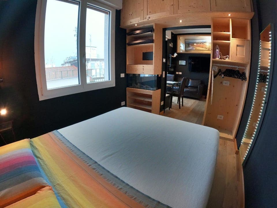 Bed, Photo of the whole room, Bedroom